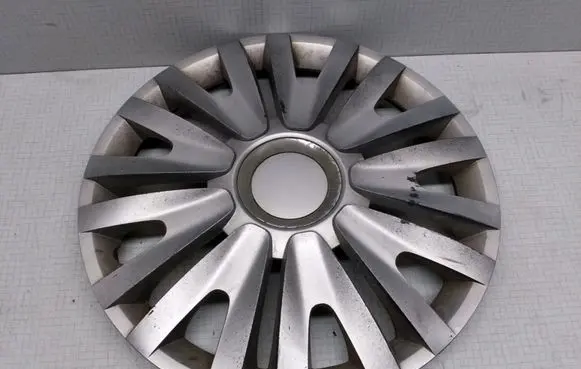 Ford Focus C-MAX R15 wheel hub/cap/trim VERSACO