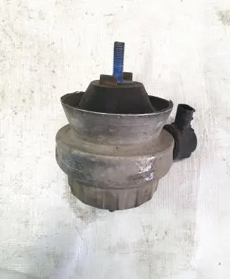 Audi A6 S6 C6 4F Engine mount bracket 4F0199382H