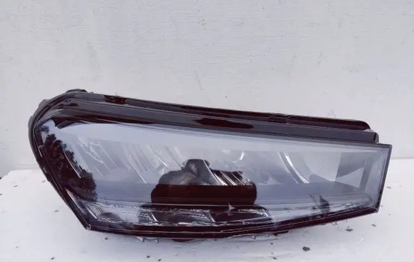 Skoda Fabia Mk3 (NJ) Headlight/headlamp