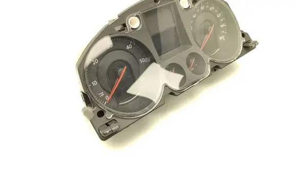 Volkswagen PASSAT B6 Speedometer (instrument cluster) 3C0920960N