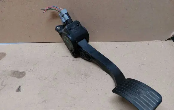 Peugeot 3008 I Accelerator throttle pedal 0280755103 9681990080