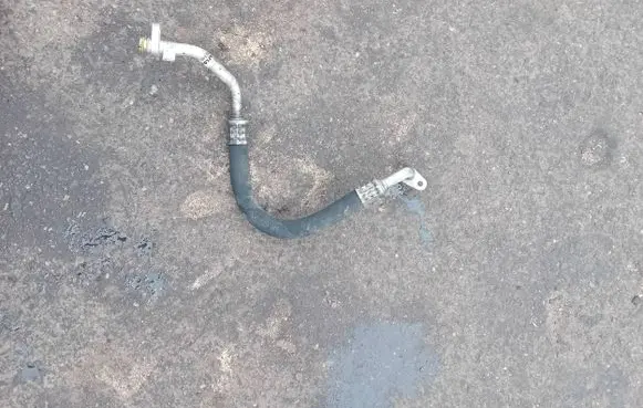 Peugeot Partner Air conditioning (A/C) pipe/hose 9681693480