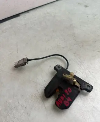 Audi 80 90 S2 B4 Tailgate/trunk/boot lock/catch/latch 8A5827505B