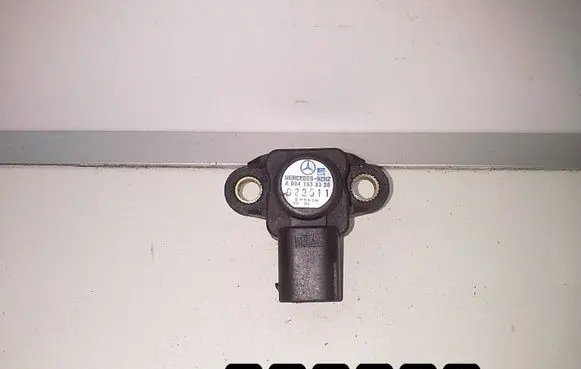 Mercedes-Benz C W203 Camshaft speed sensor A0041533328
