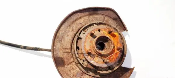 Land Rover Discovery 3 - LR3 Rear wheel hub