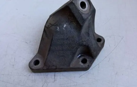 BMW 7 F01 F02 F03 F04 Engine mounting bracket 22116775904 6775904