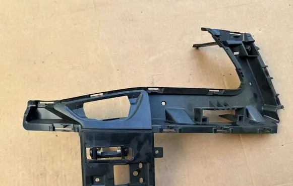 Audi A8 S8 D4 4H Front bumper mounting bracket 4H0807130