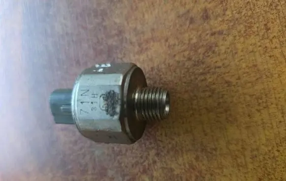 Lexus IS 200-300 Detonation knock sensor 71N