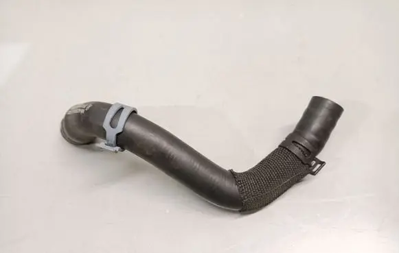 Skoda Kamiq Engine coolant pipe/hose 2Q0121109B