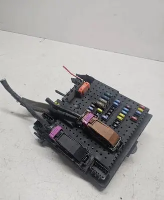 Volvo S60 Fuse module 8676391
