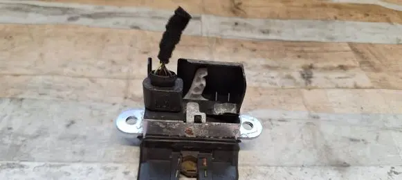 Tailgate/trunk/boot lock/catch/latch