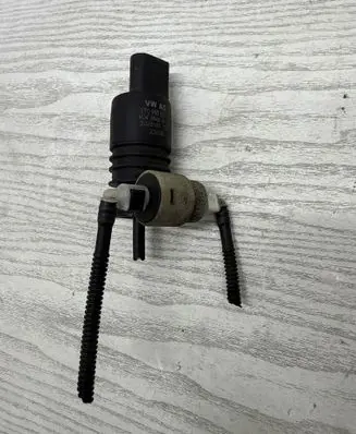 Audi Q7 4L Windscreen/windshield washer pump 1T0955651A 3028143