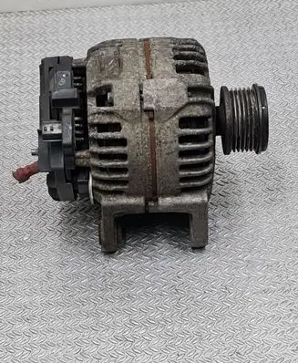 Renault Megane III Generator/alternator 0124425071 8200660033A 31309