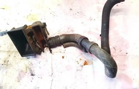 Ford Mondeo MK IV Engine coolant pipe/hose S8000102