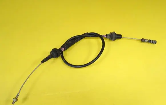 Volkswagen Golf III Throttle cable 1H0721555T