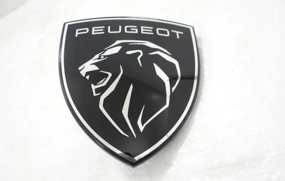 Peugeot 2008 II Front bumper upper radiator grill 