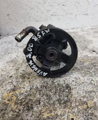Toyota Avensis T250 Power steering pump