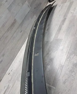 Volkswagen Multivan T5 Wiper trim