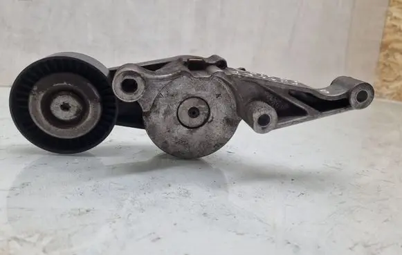 Volkswagen Golf Plus Alternator belt tensioner 