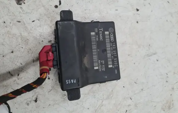 Volkswagen Golf V Gateway control module 1K0907530C