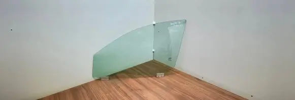 Volvo S80 Front door window glass four-door 43R00043 E000186 DOT57M1502AS2