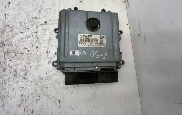 Volvo V70 Engine control unit/module 30729826A 0281012103