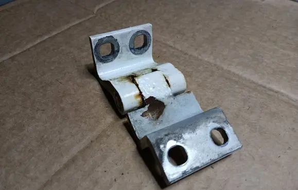 Citroen Nemo Rear door lower hinge