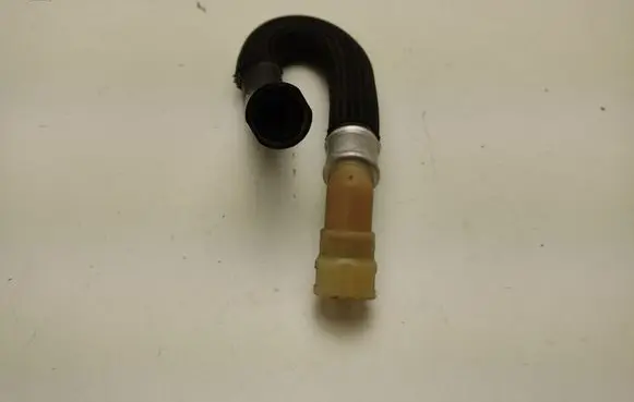 Ford Mustang VI Engine coolant pipe/hose FR3318K579CC