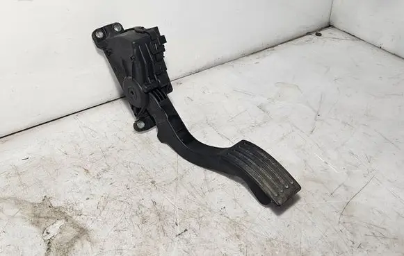 Ford Focus Accelerator throttle pedal 4M519F836AH