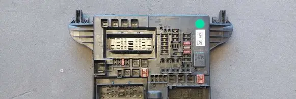 Opel Insignia A Fuse box set 22737768 01510503912