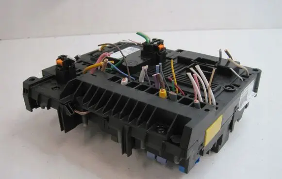 Peugeot Partner III Fuse box set 9858851480