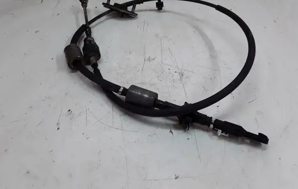 Gear shift cable linkage