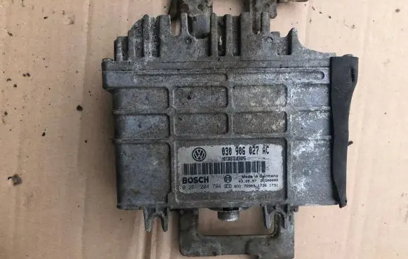 Volkswagen Polo III 6N 6N2 6NF Engine control unit/module 030906027AC