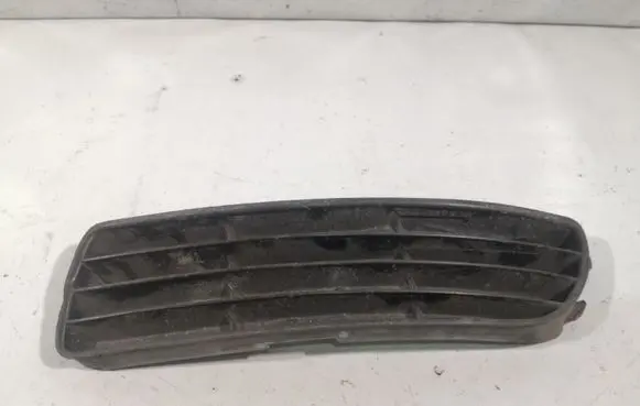 Audi A4 S4 B5 8D Front bumper lower grill 8D0807345B