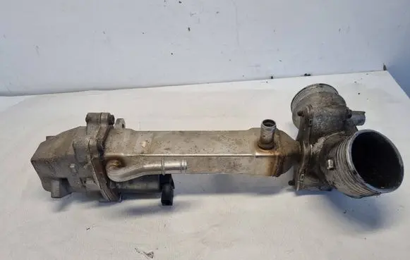 Volvo XC90 EGR valve cooler 30637142 B5147 58418