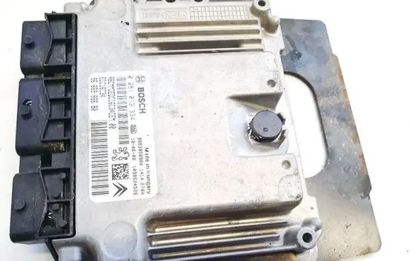Peugeot 3008 I Engine control unit/module 0281013334 9666986680
