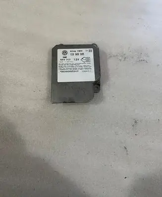 Volkswagen PASSAT B5 Airbag control unit/module 1C0909605 33020415C 5WK43121