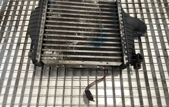 Mercedes-Benz Vito Viano W638 Intercooler radiator 2205577