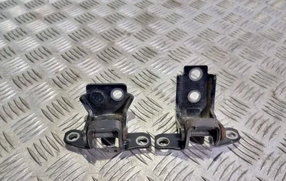 Rear door hinge set