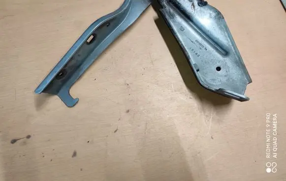 Cadillac SRX Engine bonnet/hood hinges 25715773