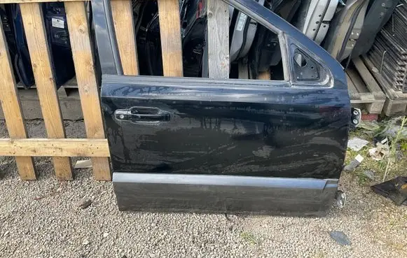 KIA Sorento Front door