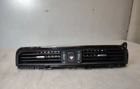 KIA Optima Dash center air vent grill 84760D4900WK