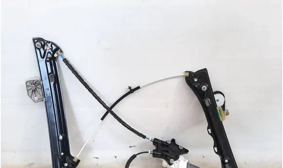BMW M4 F82 F83 Front door window regulator with motor 7281623