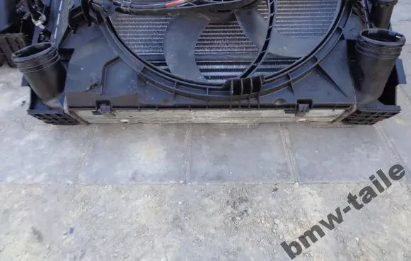 BMW 1 E81 E87 Intercooler radiator 3213329