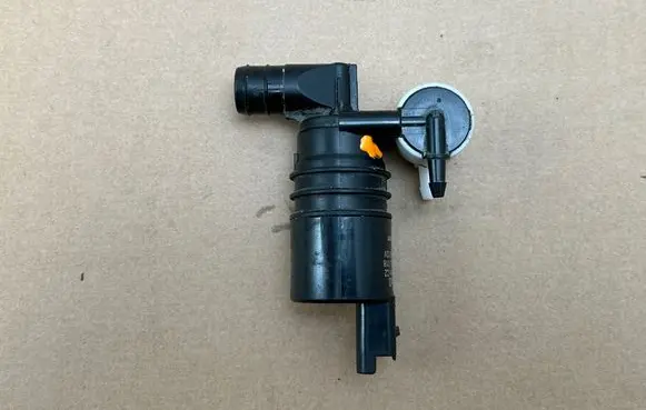 Peugeot 3008 I Windscreen/windshield washer pump 9643447980
