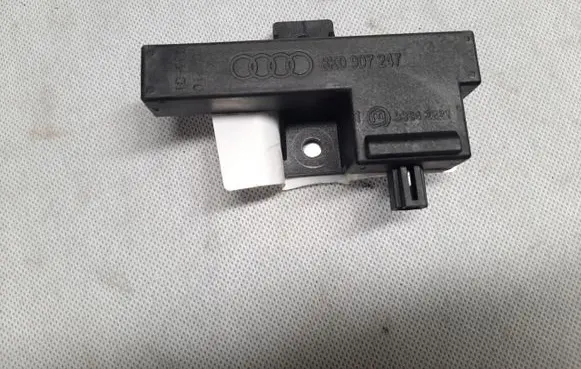 Volkswagen Touareg II Keyless (KESSY) go control unit/module 8K0907247