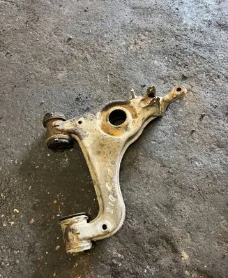 Mercedes-Benz E W210 Front lower control arm/wishbone