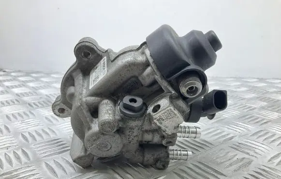 Volkswagen PASSAT B8 Fuel injection high pressure pump