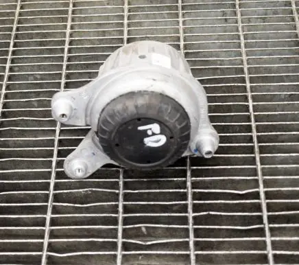 Mercedes-Benz C W205 Engine mount bracket A2052407700
