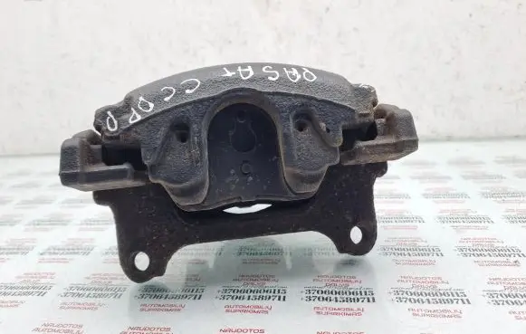 Volkswagen PASSAT CC Front brake caliper